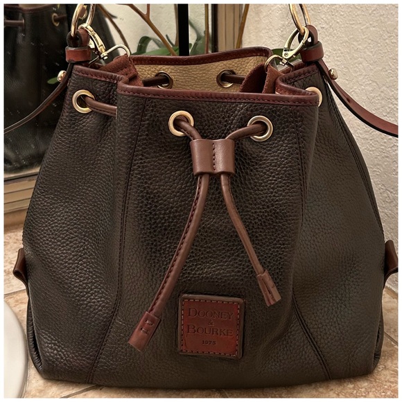 Dooney & Bourke Large pebbled leather drawstring bucket bag dyed Walnut Brown - Picture 3 of 14